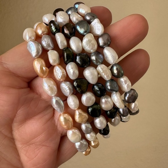 Fresh water pearl bracelet set 6 pieces with different colored pearls - Picture 3 of 4